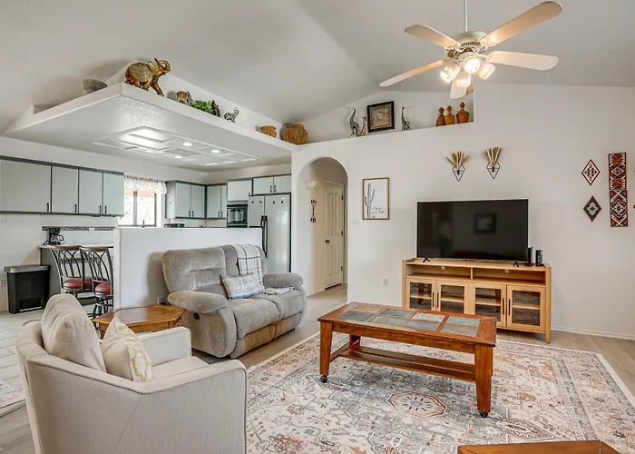 Spacious Yard! Escape, Near Shops & Golf Holiday home Yuma